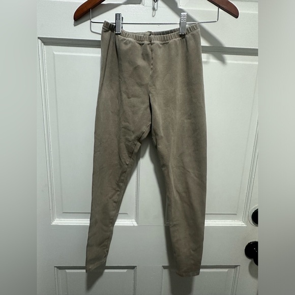 SKIMS Outdoor High waisted legging in taupe size small EUC - Picture 3 of 3